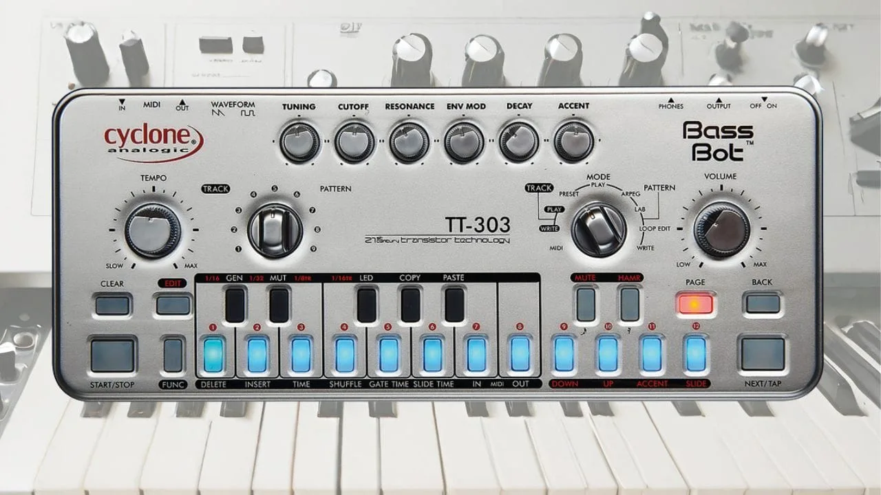 【美品】Cyclone TT-303 Bass-Bot Cyclone Analogic TT-303 Bass Bot V1 | Reverb